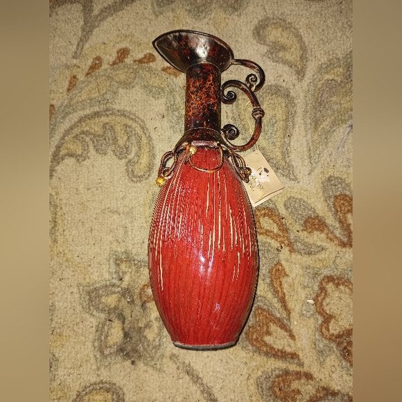 Brick Red Tall Brass Scroll Ornate Pitcher Style Vase NWT Carolyn Kinder… - Picture 7 of 12